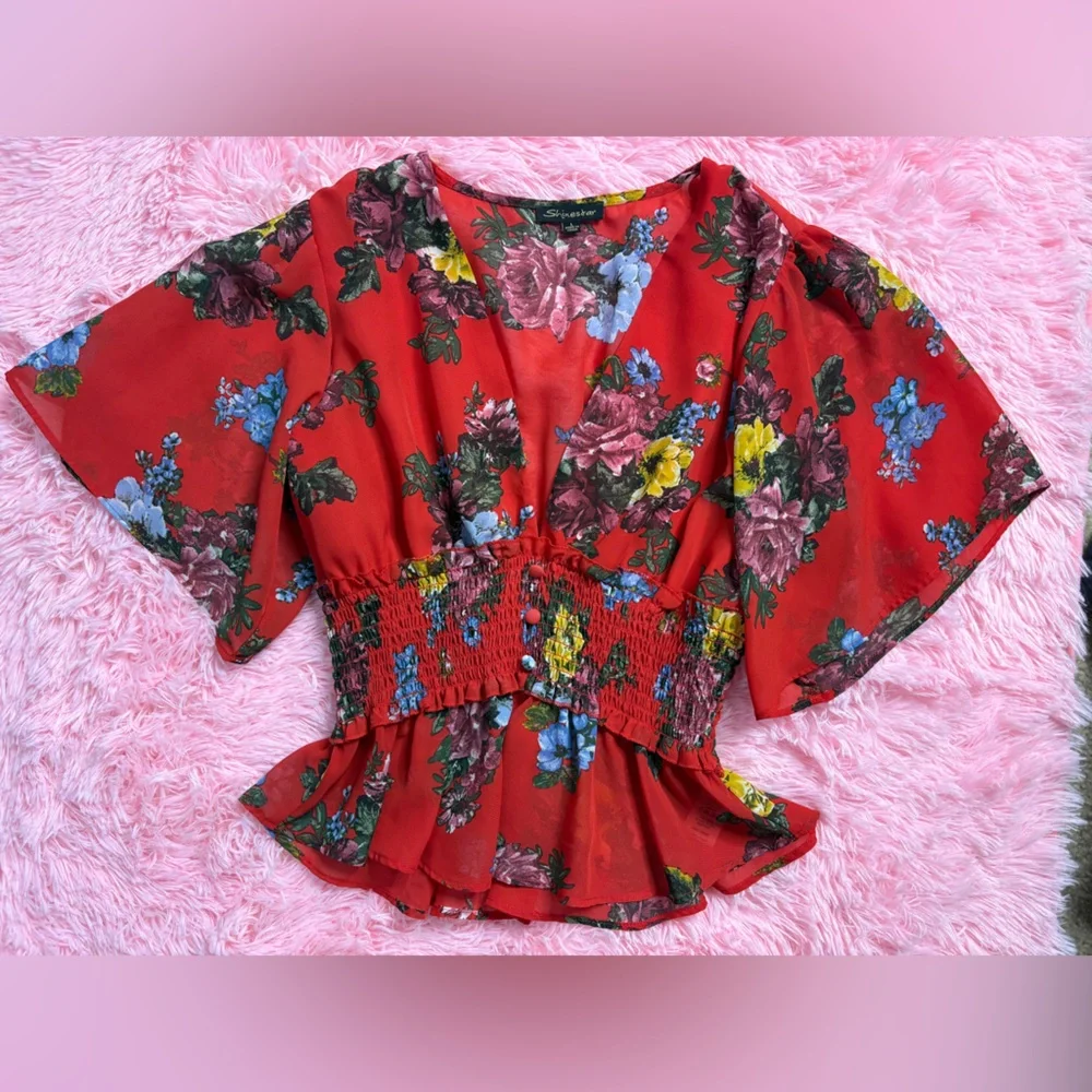 Red Floral Cropped Flowy Short Sleeve Top - Picture 3 of 6
